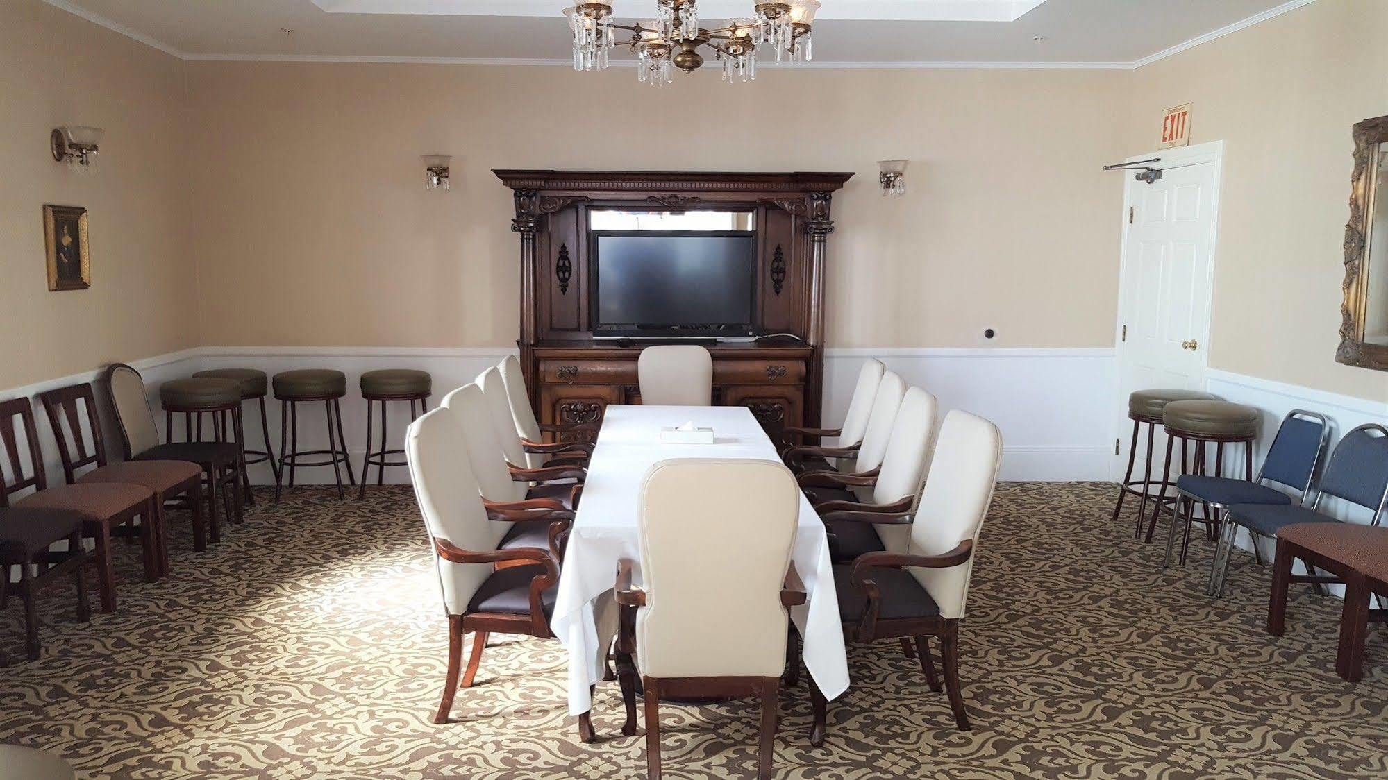Western San Pedro Y Hotel 3*